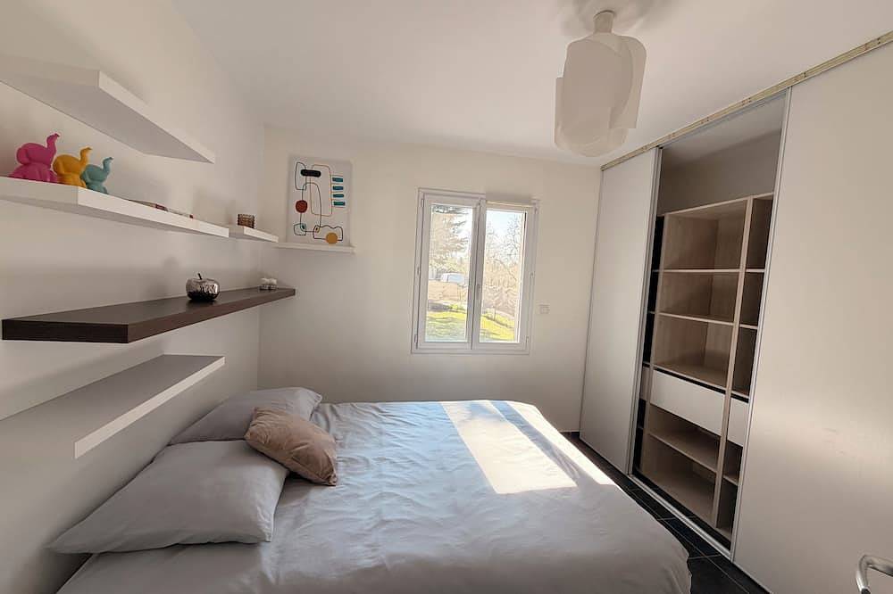 House with swimming pool, ideal for vacations & professional stays. in Saint-Jean-d'Illac, Bordeaux und Umgebung