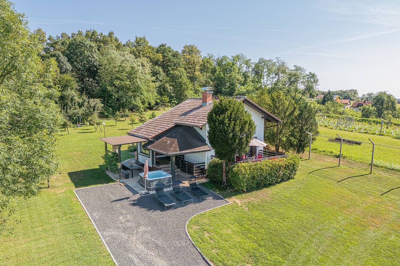 House Vilana: Jacuzzi, Garden & Bbq in Slowenien