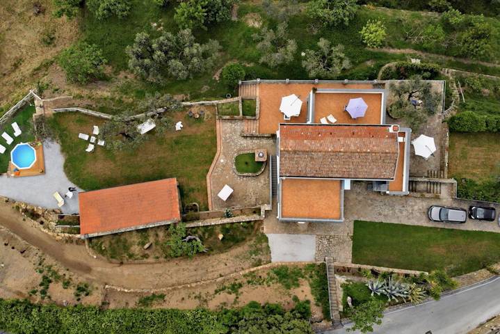 Casa vacanza per 10 persone, con giardino e piscina a Sant'Agata sui Due Golfi