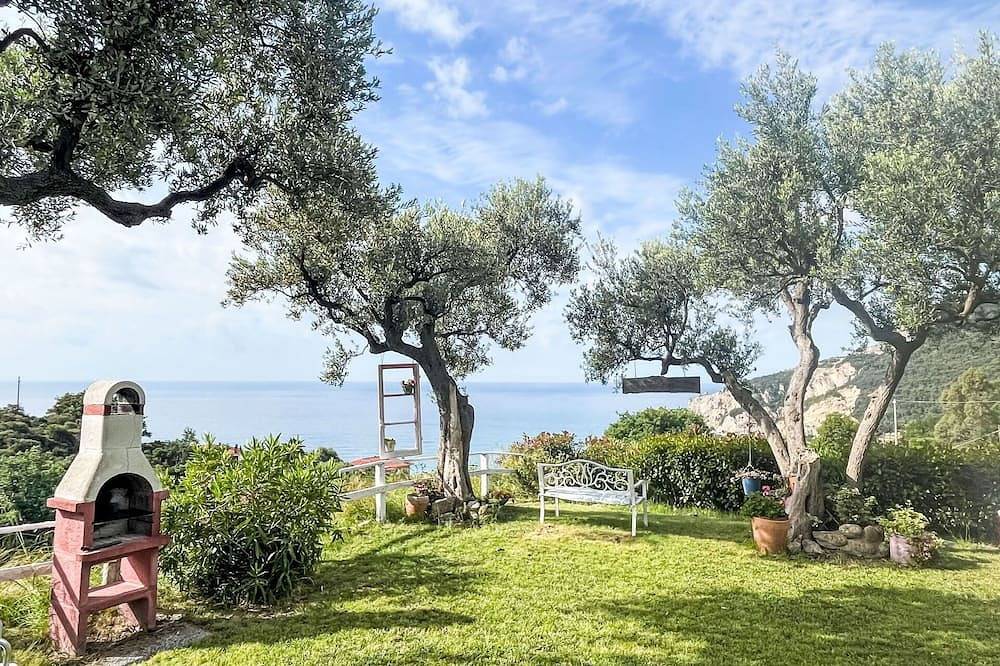 Angenehme Wohnung in einem Ferienhaus mit Klimaanlage,  W-Lan, Terrasse und Haustiere erlaubt in Finale Ligure, Finale Ligure Gemeinde