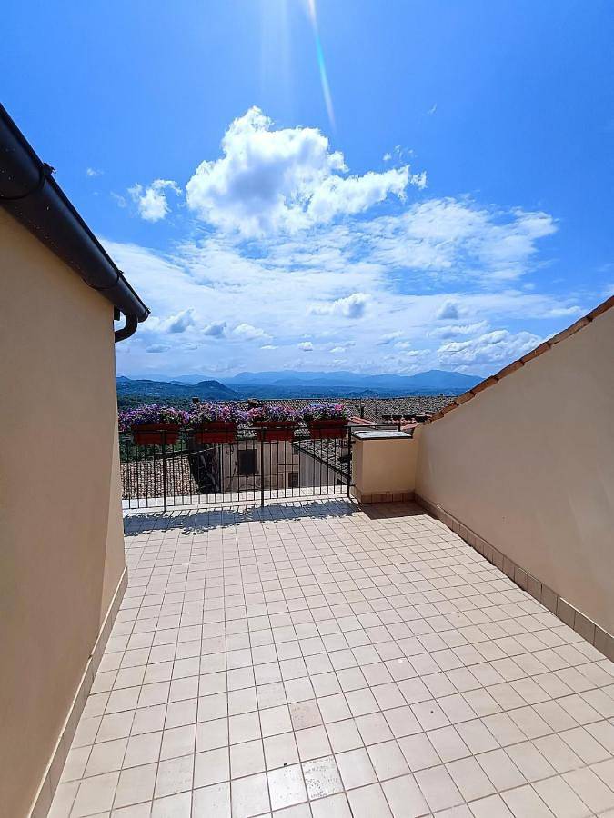 Location de vacances pour 3 personnes, avec terrasse et vue à Veroli - 3