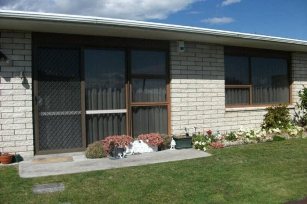 Sehr zentral, Kostenlos: Wlan, Sky-Tv und Bettw��sche. in Taupo, Taupo District