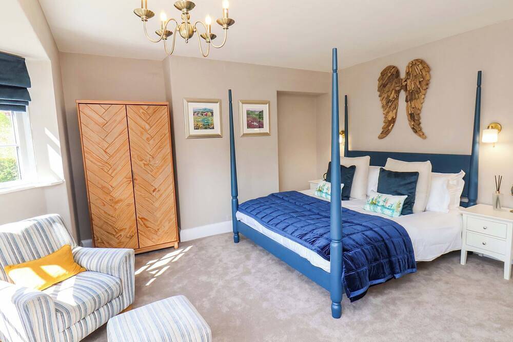 16 High Street, pet friendly, luxury holiday cottage in Scalby in Scarborough, North York Moors National Park