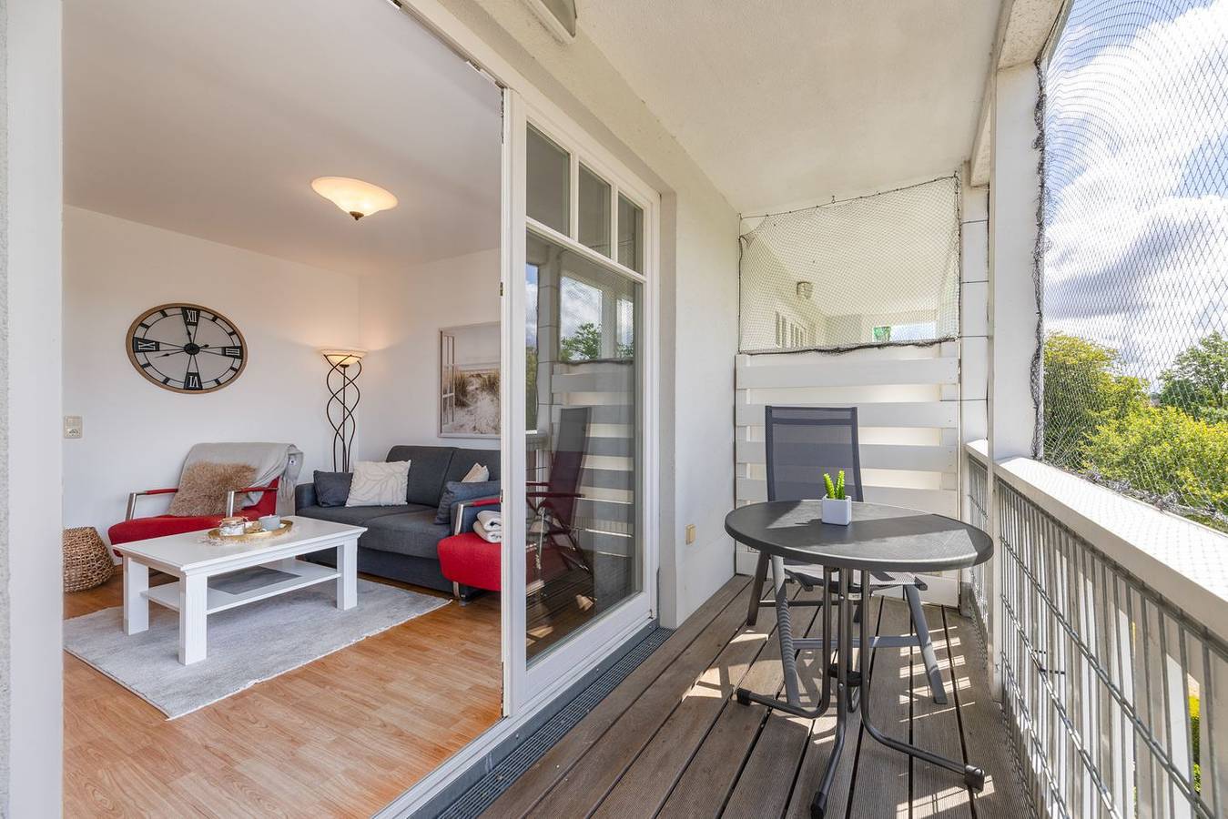 Entire apartment, Haustierfreie Ferienwohnung in erstklassiger Strandlage an der Ostsee mit Loggia in Ostseebad Kühlungsborn, Kühlungsborn