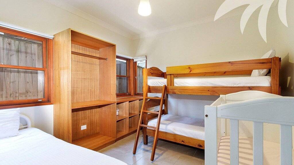 Holiday Home for 12 People in Blueys Beach, New South Wales