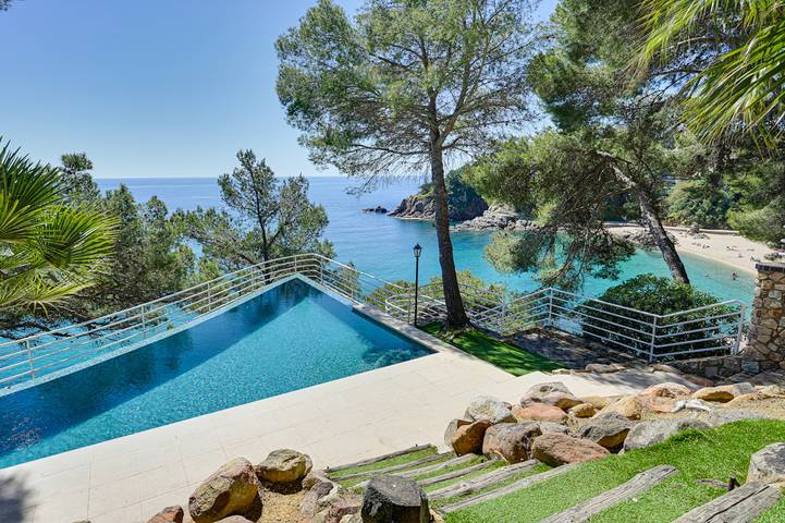 Casa rural para 12 personas, con jardín y terraza en Blanes