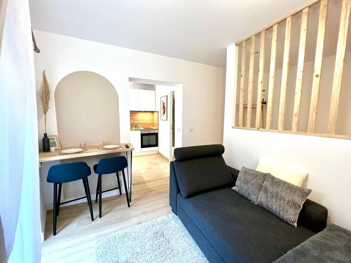 Appartement entier, One-Bedroom Apartment in Miribel, Ain