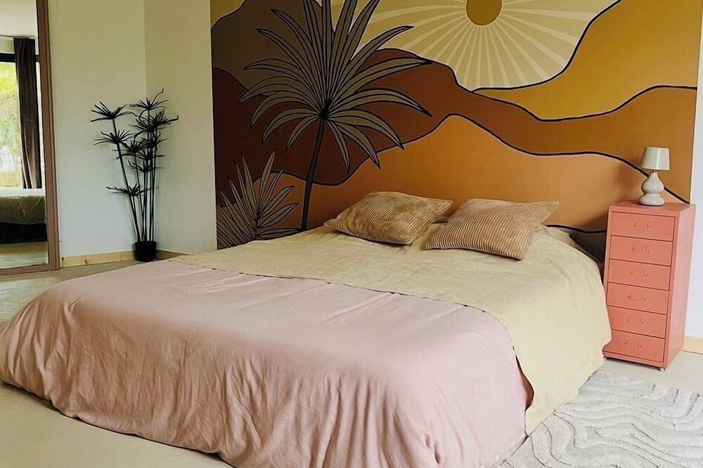 Provence house with swimming pool in Lambesc, Aix-en-Provence region