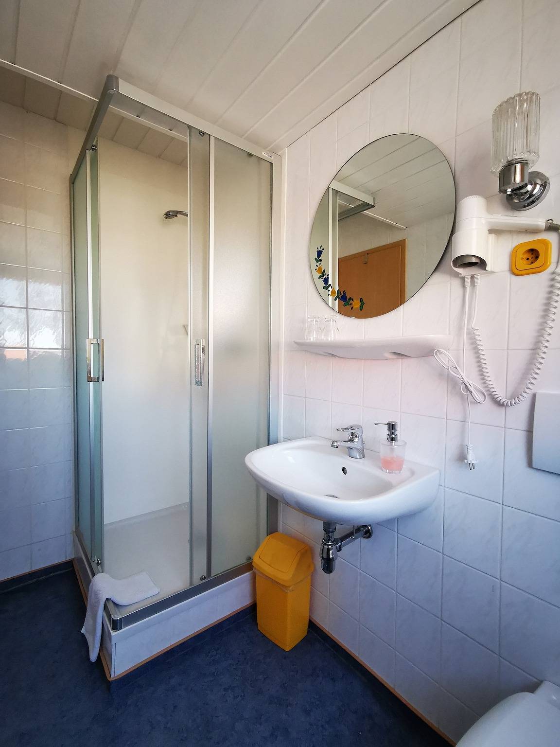 Pension zum Wiesengrund - Doppelzimmer in Angermünde, Unteres Odertal