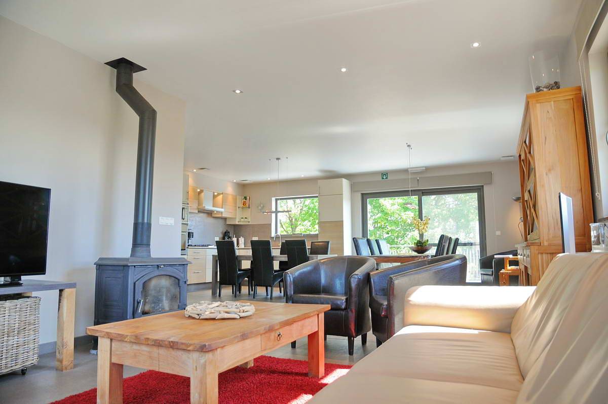 Schönes Ferienhaus für 15 Personen mit herrlichem Blick über die Ardennen in Somme-Leuze, Region Namur