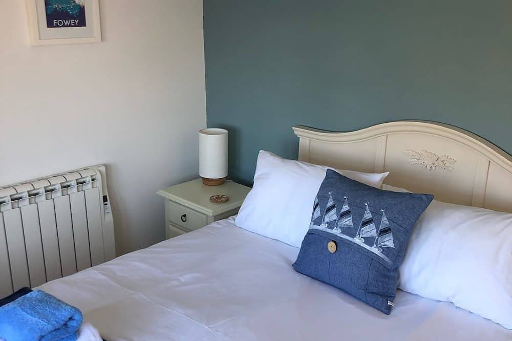 Aus dem Blau ist ein Refurbished Riverside Cottage mit herrlichem Blick auf den Fluss in Polperro, Fowey