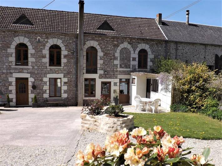 Gîte pour 2 personnes, avec jardin et vue à Pré-en-Pail