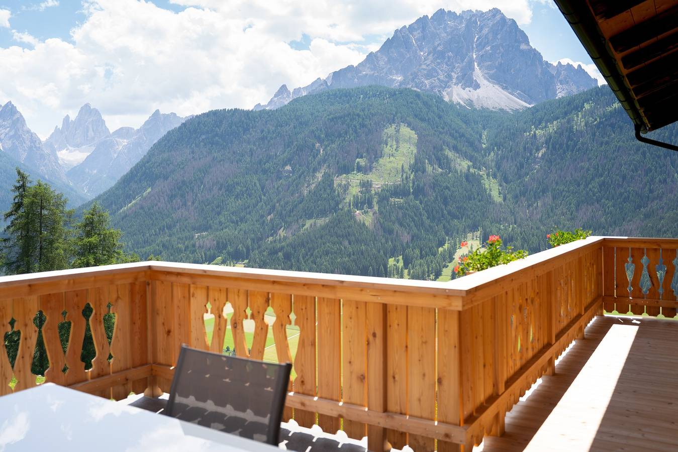 Ganze Wohnung, Ferienwohnung 'Wiese' mit Bergblick, privater Terrasse und Wi-Fi in Sexten, Südtirol