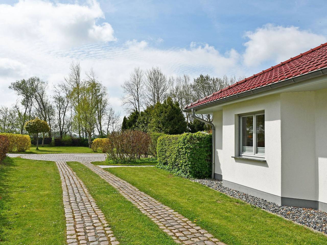 Ganze Ferienwohnung, Schöne Ferienwohnungen mit Terrasse im Zentrum von Rügen in Thesenvitz, Bergen auf Rügen