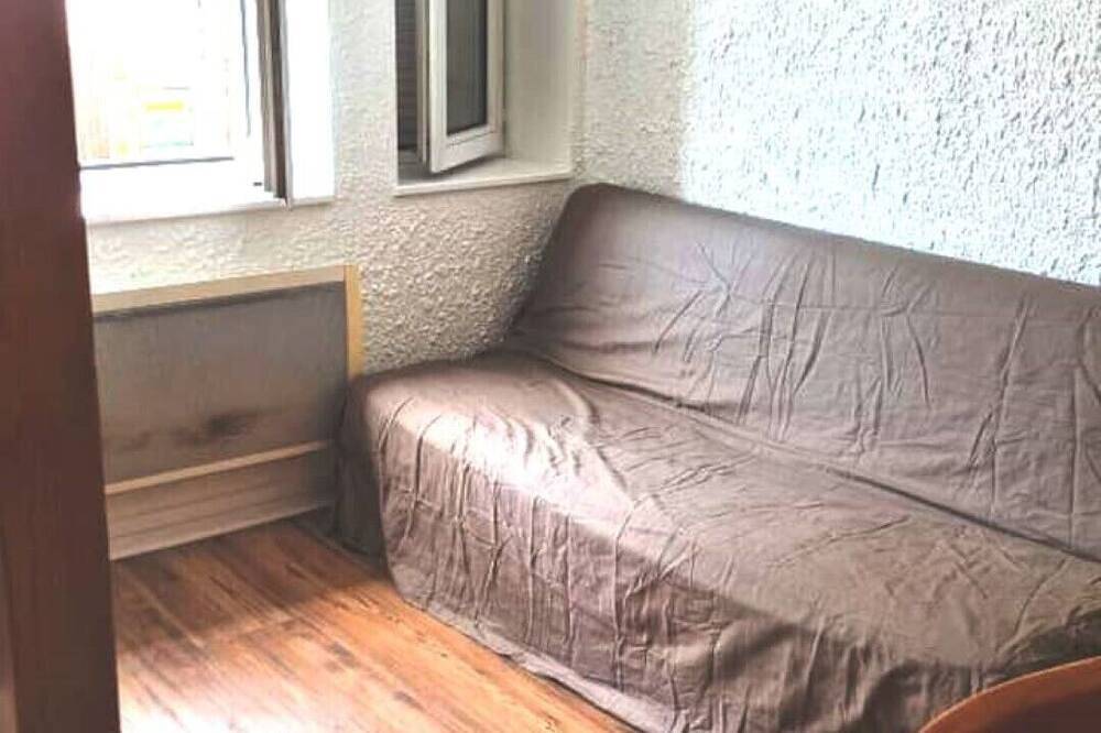 Entire apartment, \"Le Français\", Studio au Calme Proche de la Gare in Besançon, Doubs