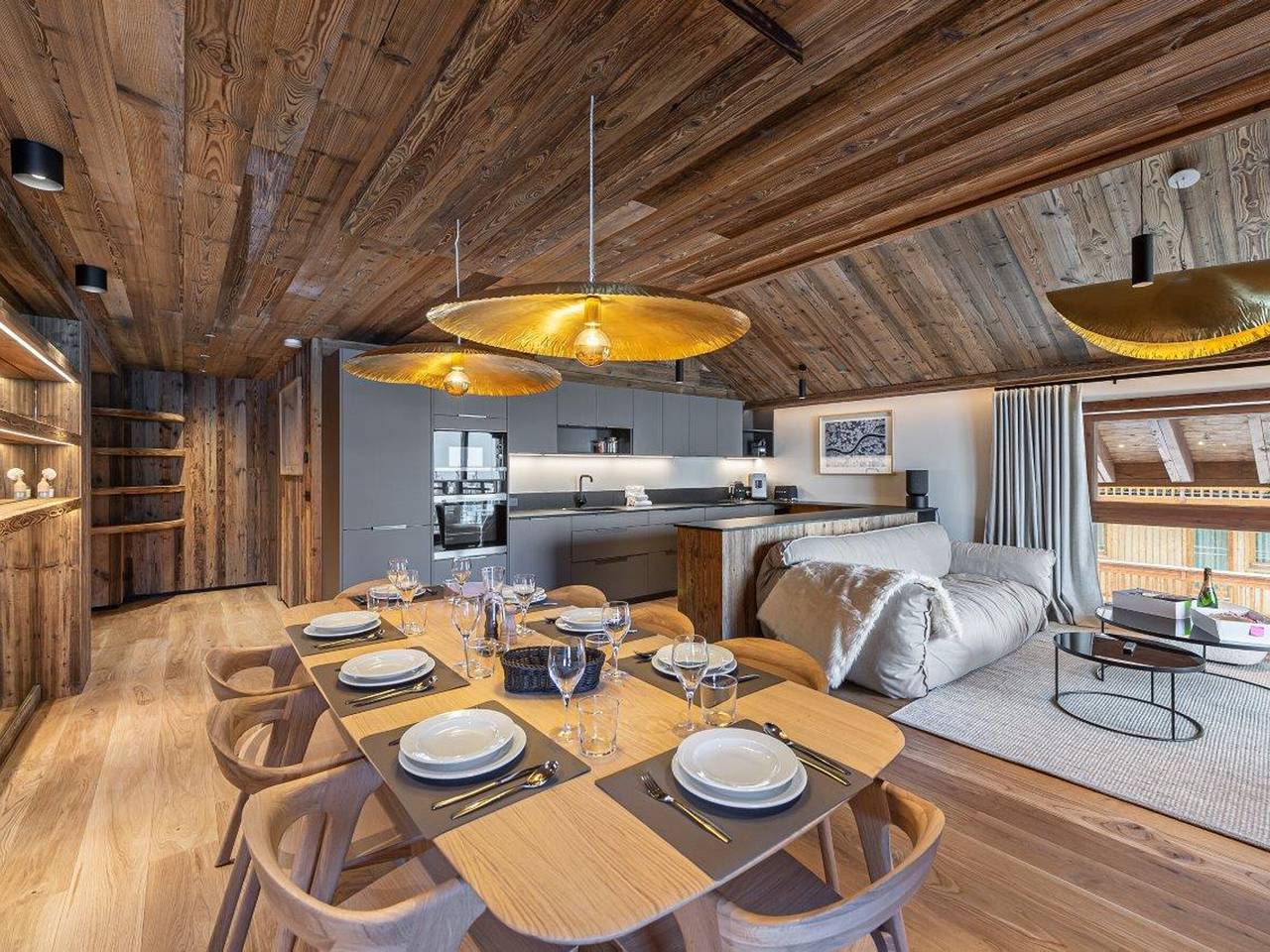 Entire apartment, Luxurious Apartment with Sauna, Near Slopes, Sleeps 8 in Les Allues, Les Trois Vallées