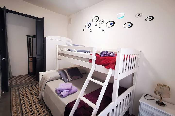 Haus für 7 Pers., 100 m zum Strand, Terrasse, Patio & Parkplatz | Arenys de Mar in Platja de la Picòrdia (Arenys de Mar), Arenys de Mar