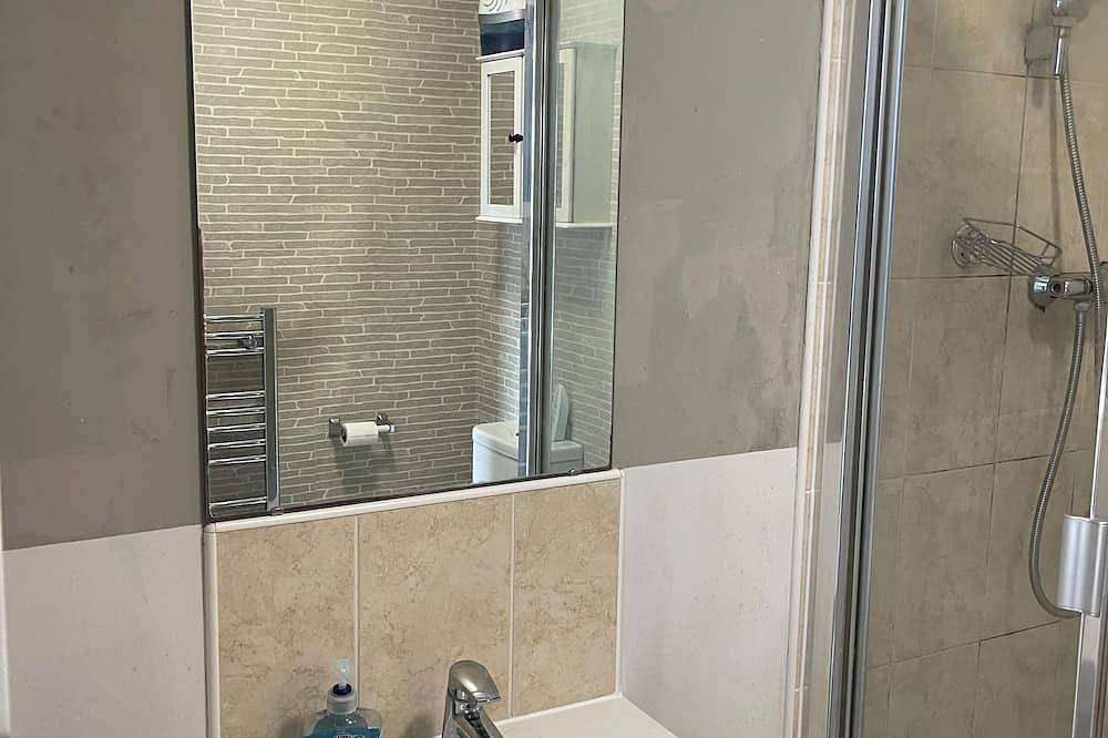 Appartement entier, Beautiful en-suite room, near train station. in Wolverhampton, Région de Birmingham