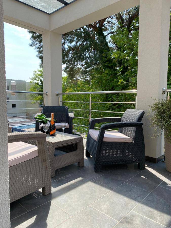 Apartament wakacyjny dla 2 osób, z widok i ogród w Jastarnia