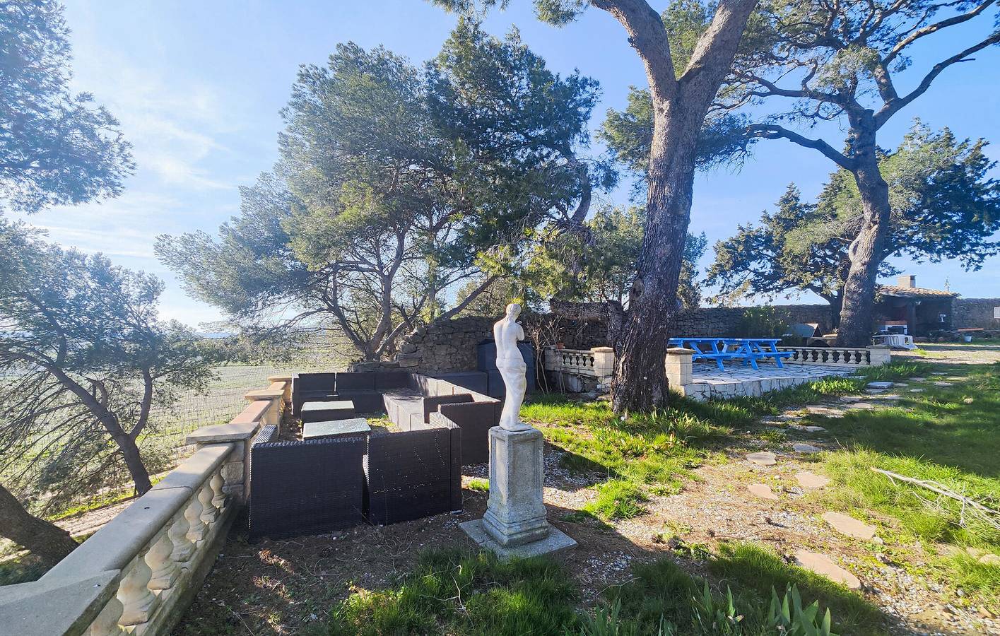 Geräumige 2-Zimmer-Wohnung mit Pool, WLAN und Parkplatz in der Nähe von Rieux-Minervois in Rieux-Minervois, Carcassonne und Umgebung