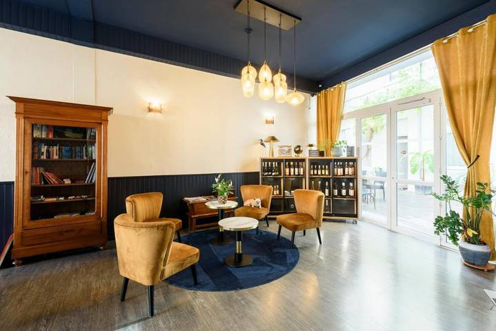 Hôtel pour 2 personnes, avec terrasse, animaux acceptés dans Office de Tourisme de Rochefort Océan