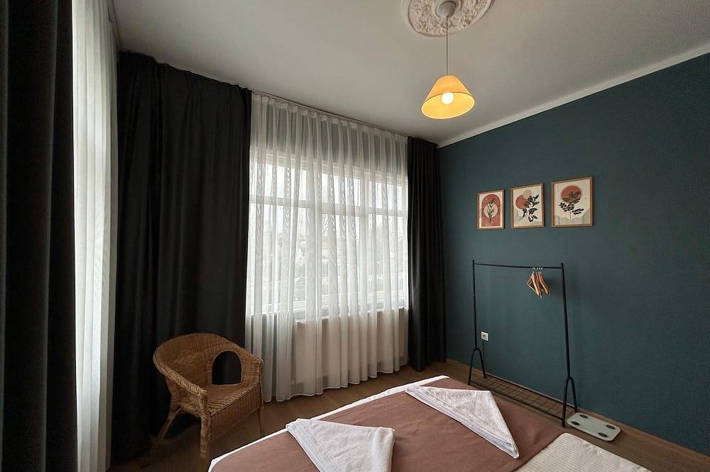 Istanbul Gem: 3-Bedroom Apartment with Panoramic Terrace and Iconic Sea Views in Fatih, Istanbul