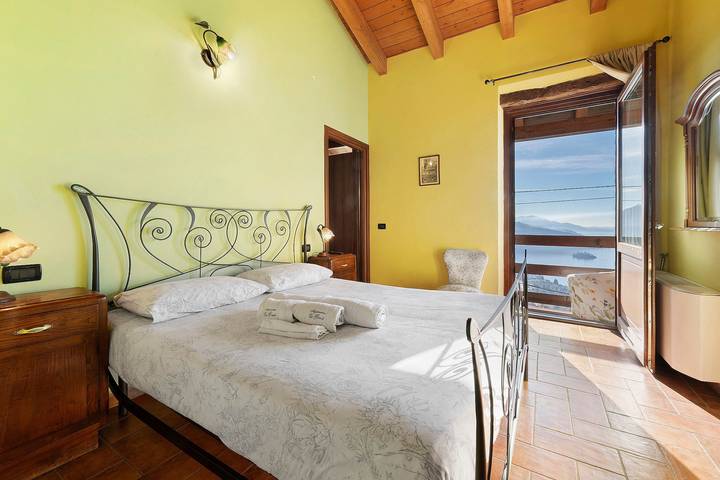 Agriturismo voor 3 personen, with Balkon and Tuin as well as Uitzicht op het meer aan het Iseomeer
