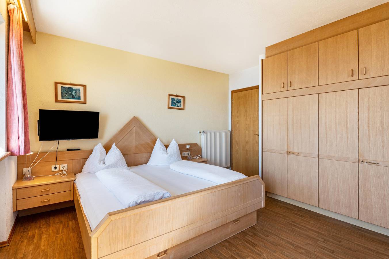 Studio entier, Appartement accueillant Eisacktal avec vue sur les montagnes, terrasse et emplacement idéal à Meransen in Meransen, Mühlbach