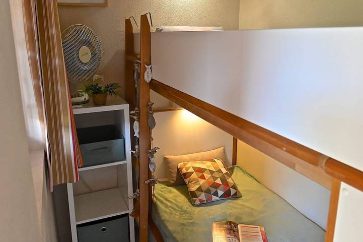 Gîte pour 4 personnes, avec jardin et piscine ainsi que bassin pour enfant et terrasse, animaux acceptés dans Golf De Cap Esterel - 3