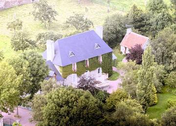 Chambre d’hôte pour 2 personnes, avec jardin et vue, animaux acceptés à Cahagnes