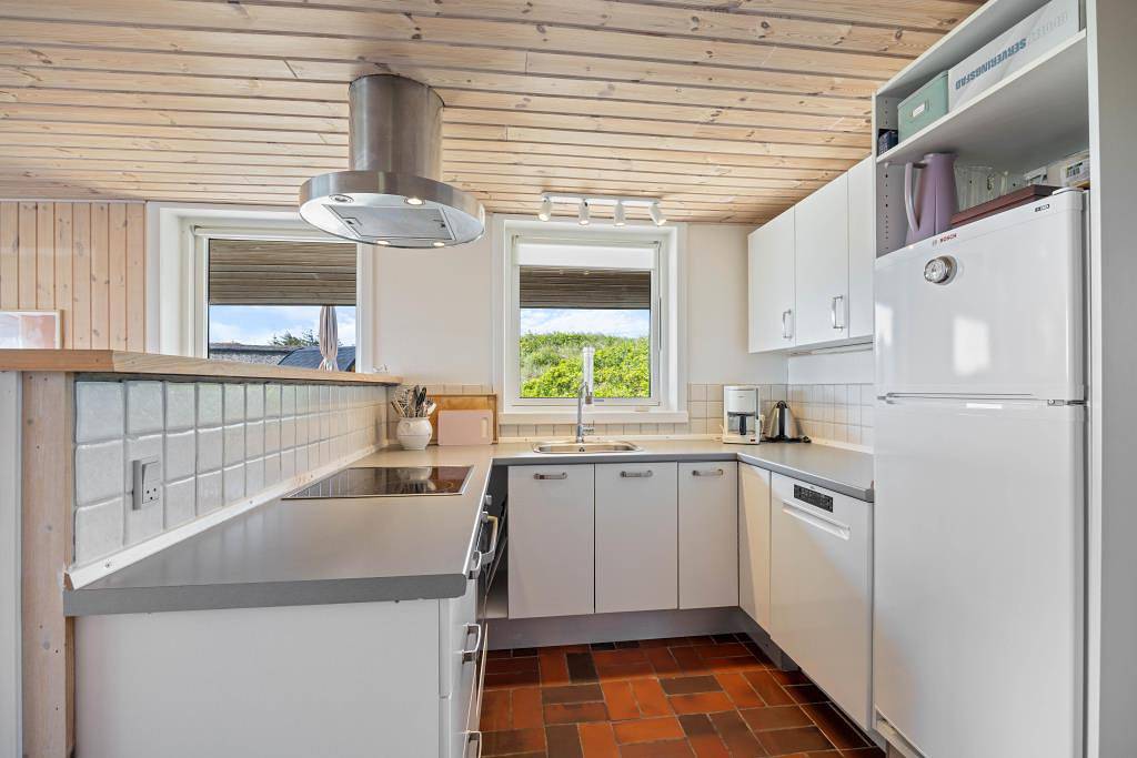 Freundliches Ferienhaus nah am Strand mit Außensauna in Søndervig, Holmsland Klit