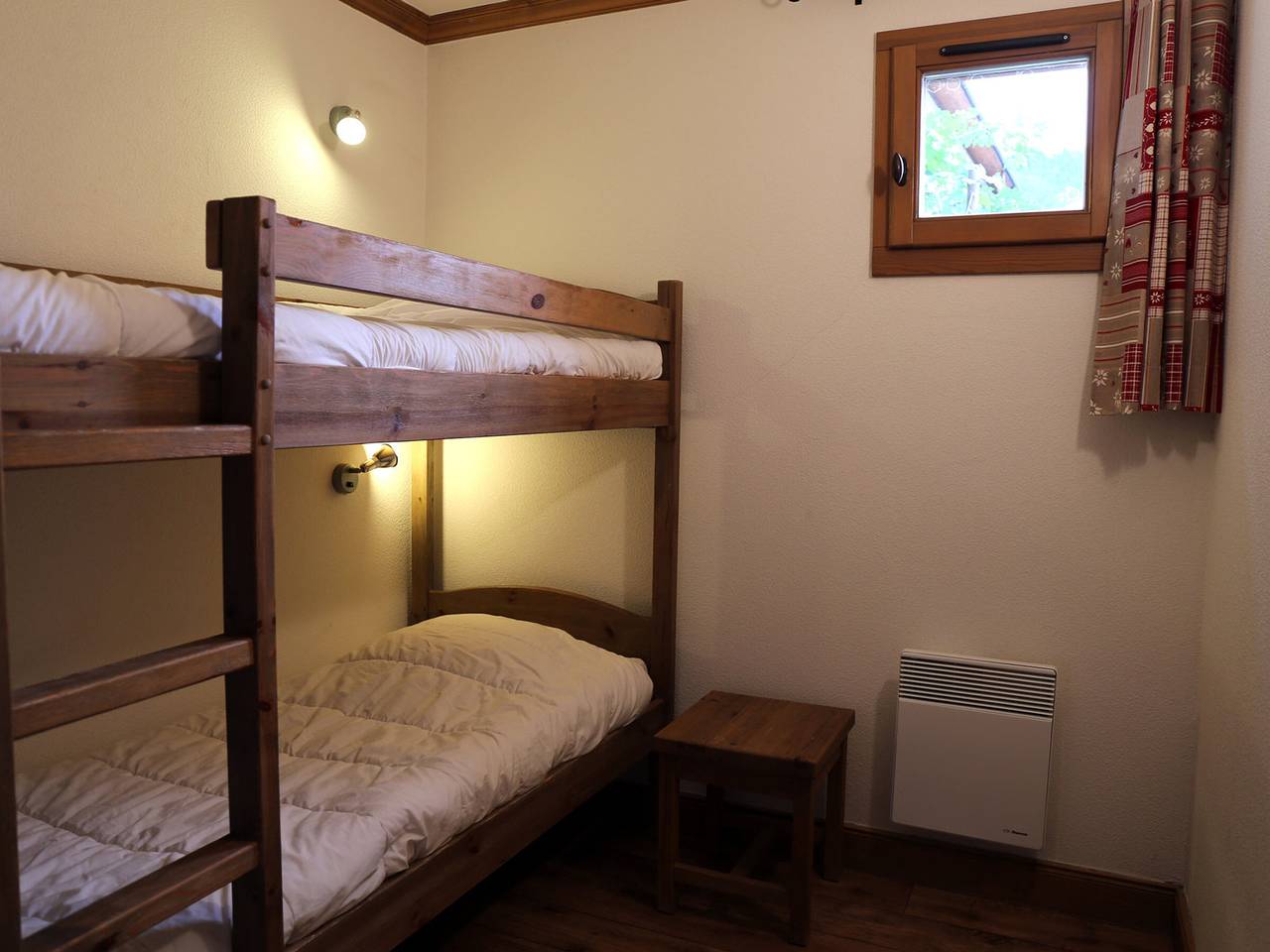 Entire apartment, Spacious apartment for 6 with great view in Aussois, Wifi in Aussois, Saint-Jean-de-Maurienne region