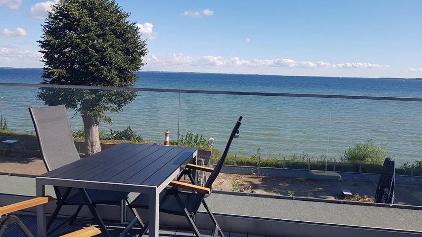 Ferienwohnung für 3 Personen, mit Balkon und Terrasse sowie Sauna und Ausblick in Steinberghaff
