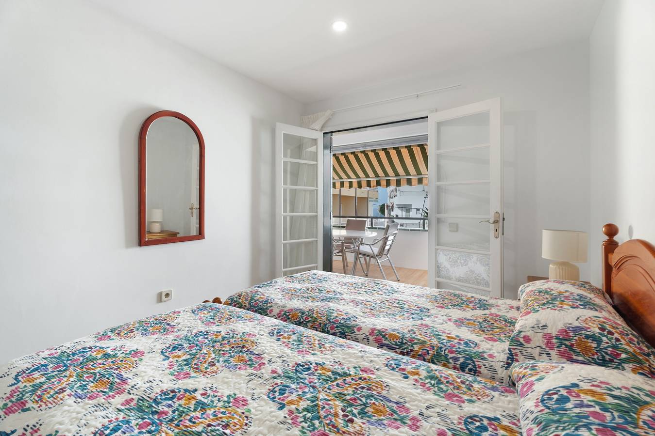 Ganze Wohnung, Ferienwohnung 'Tomasol' mit Meerblick, privater Terrasse und Wlan in Los Cristianos, Arona