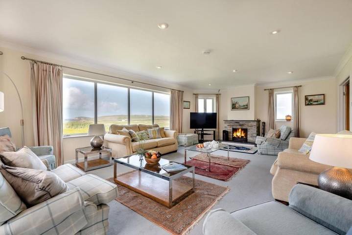 Holiday rental for 12 people in Constantine Bay
