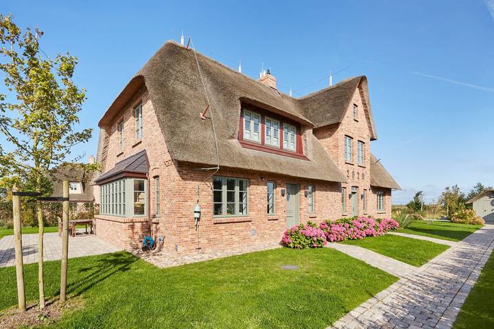 Ferienhaus für 6 Personen, mit Ausblick und Garten sowie Sauna in Oldsum - 2