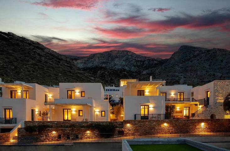 Hôtel pour 4 personnes, avec Balcon et Jacuzzi ainsi que Terrasse et Vue