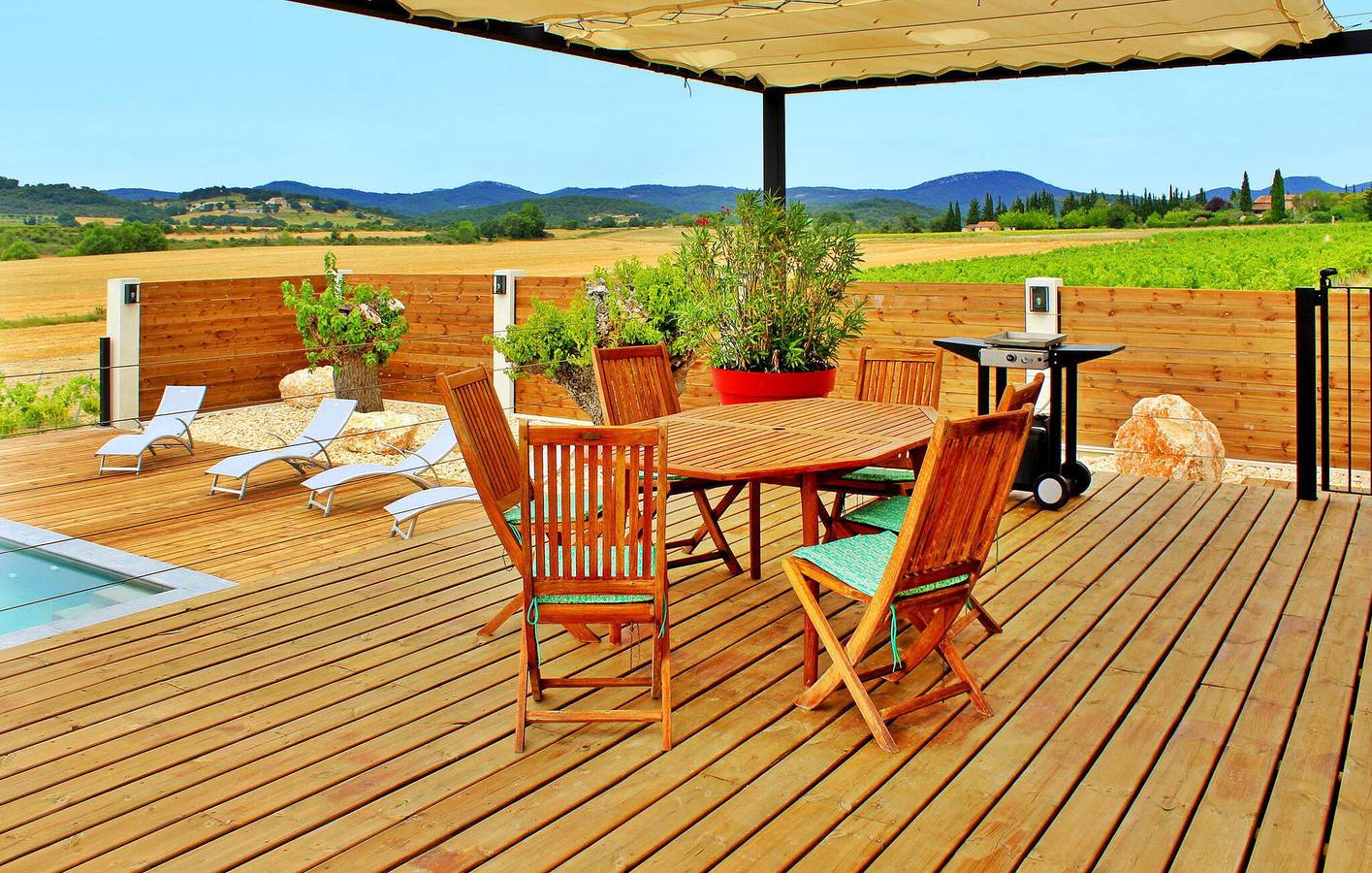 Luxury Apartment with Pool, Parking & Internet in Bessas, Ardèche