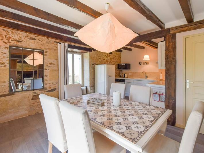 Gîte pour 6 personnes, avec jardin ainsi que terrasse et piscine, animaux acceptés à Saint-Médard-d'Excideuil - 3