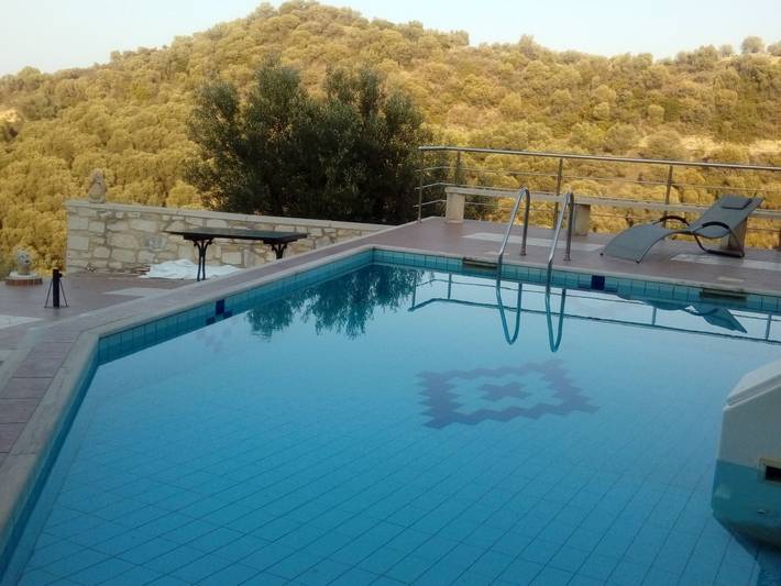 Location de vacances pour 8 personnes, avec piscine et jardin, animaux acceptés dans Stalos - 3