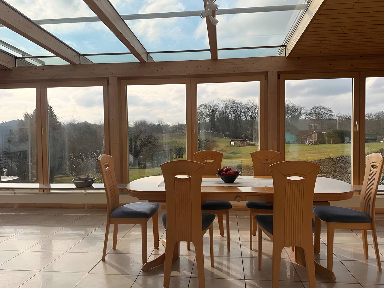 Appartamento intero, Landzeit: Appartamento con grande veranda, vista su vigneti e bosco, 130 mq in Efringen-Kirchen, Sudschwarzwald