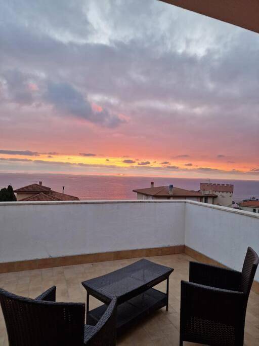 Appartamento per 4 persone, con Balcone e Terrazza nonché Panorama a Belvedere Marittimo