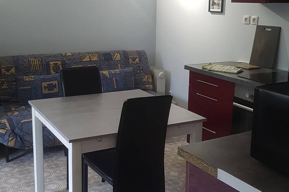 Apartamento entero, The refuge - F1 - ground floor in Épinal, Región de Épinal