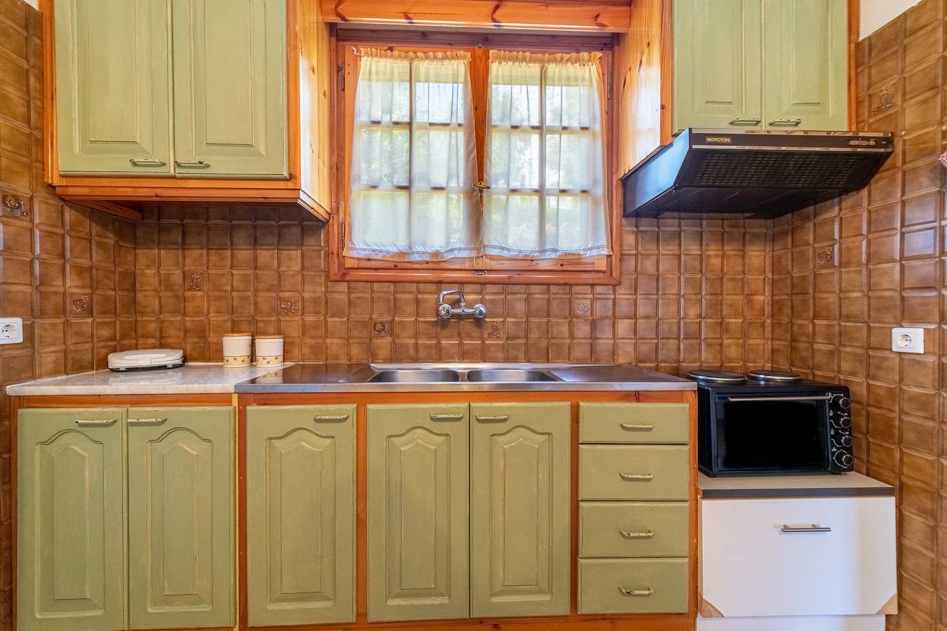 Hel lejlighed, Apartment 'Villa Prima ' with Sea View, Shared Terrace and Wi-Fi in Korfu