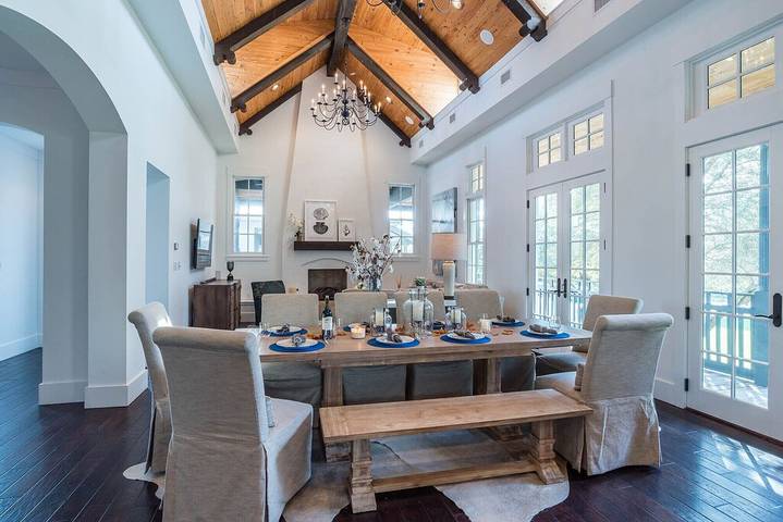 Vacation house for 16 people, with balcony and pool in Rosemary Beach