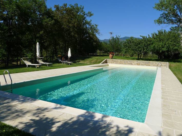 Agriturismo per 6 persone, con piscina e giardino a Reggello