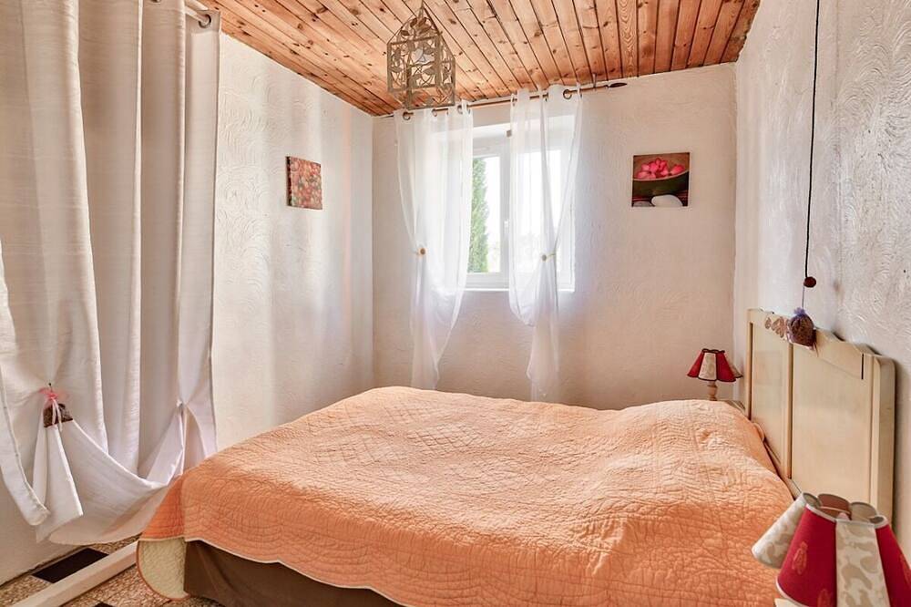 Le Lilas Blanc 6 à 7 Personnes in Villelaure, Regionaler Naturpark Luberon