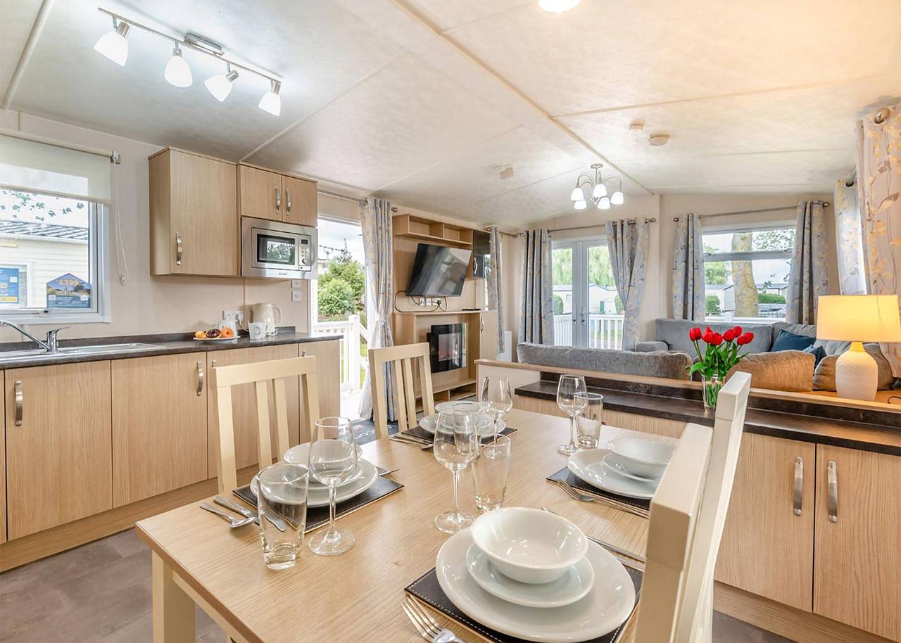 Gold Premium Caravan with parking & decking 6 in Skegness, Lincolnshire
