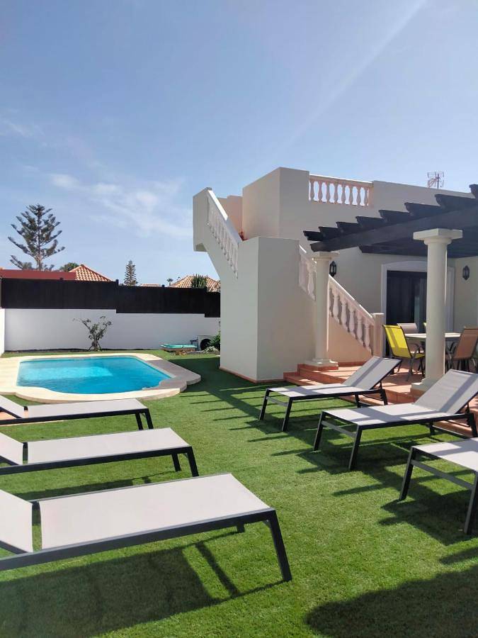 Villa voor 6 personen, met zwembad en tuin in Corralejo