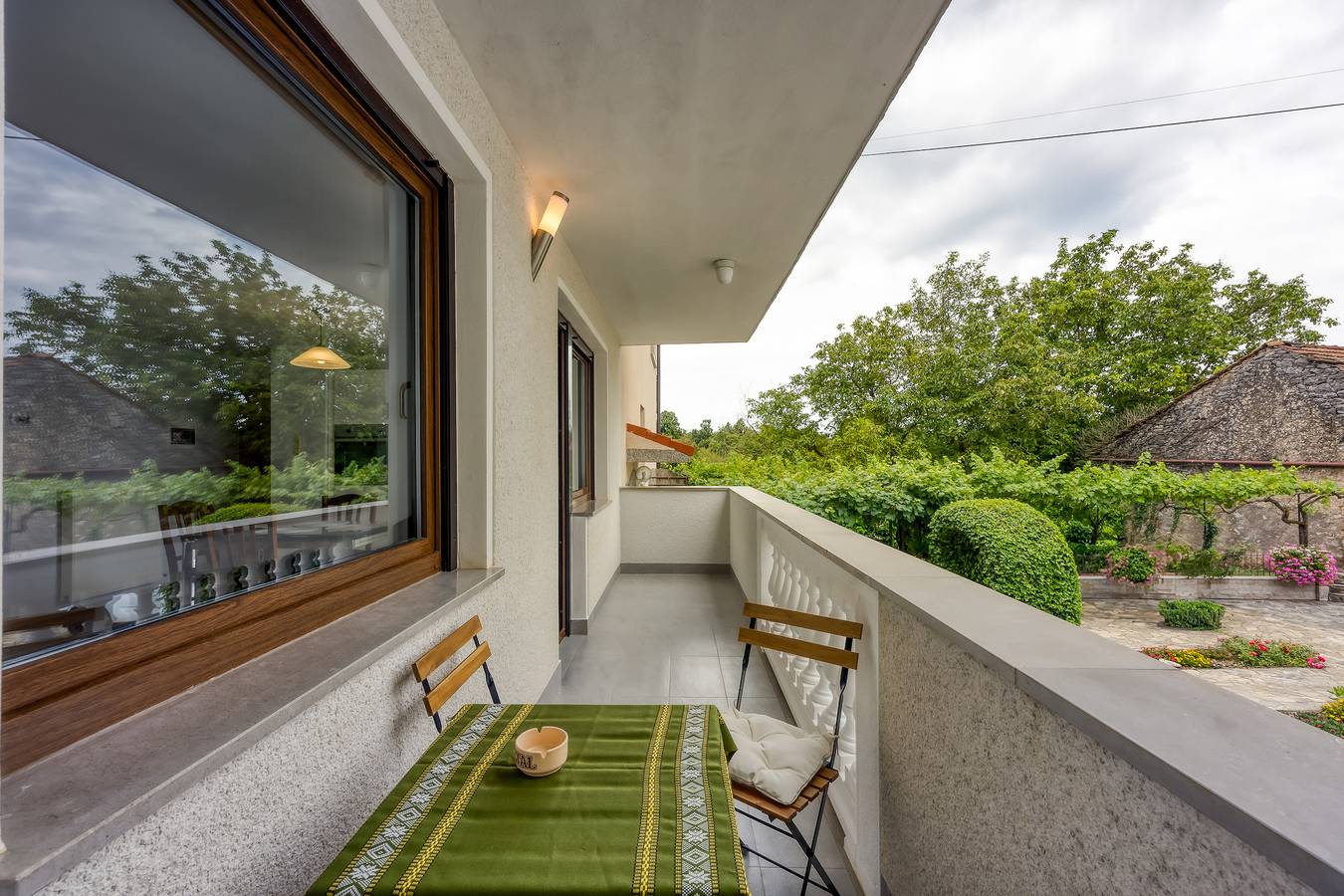 Ganze Wohnung, Cesar's Karst Apartment Ruj in Zizan, Slowenien